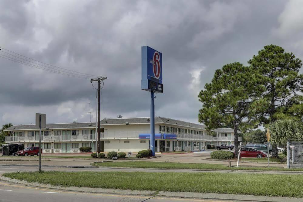 Rodeway Inn & Suites Lake Charles Exterior photo